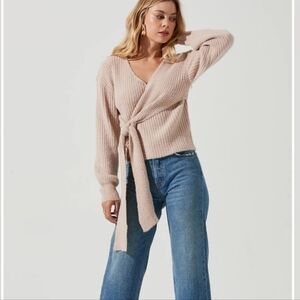 ASTR the Label Blush Fuzzy tie front sweater XS